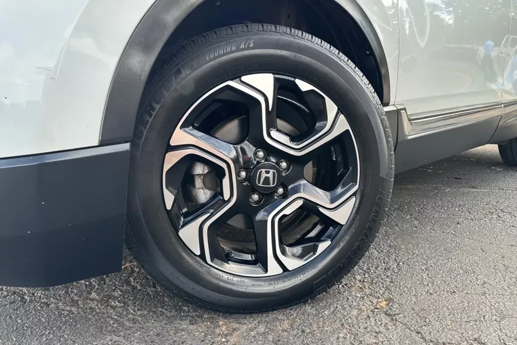 2018 Honda CR-V Touring photo 1