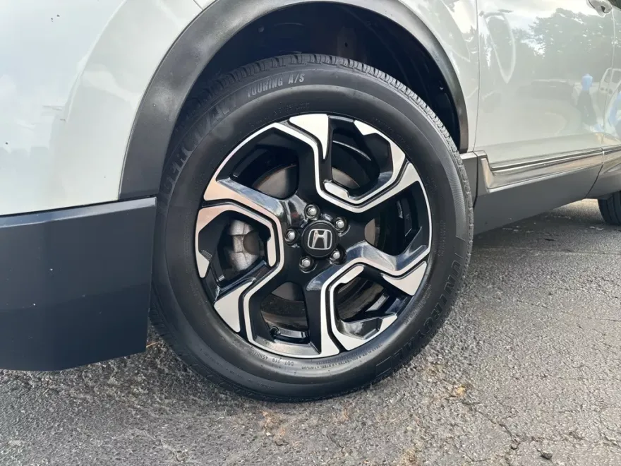 2018 Honda CR-V Touring photo 1