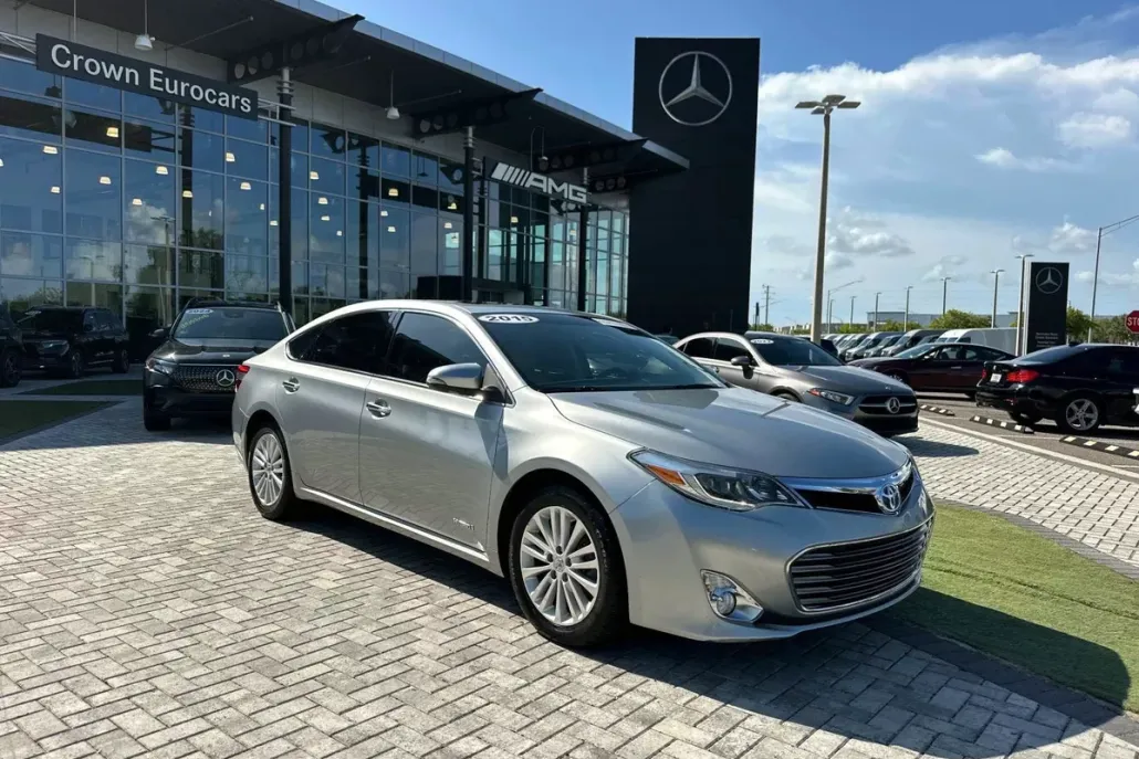 2015 Toyota Avalon Hybrid Limited photo 1