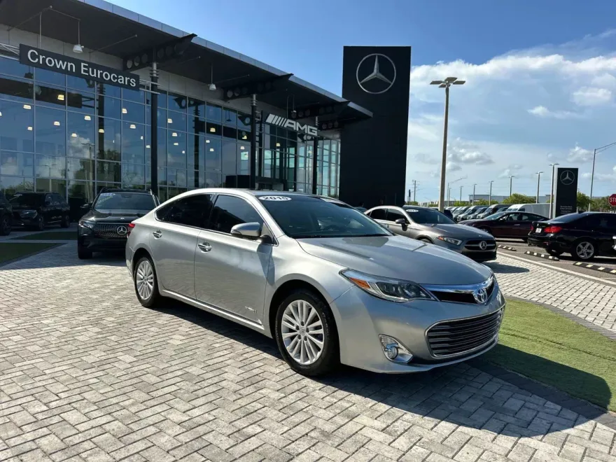 2015 Toyota Avalon Hybrid Limited photo 1