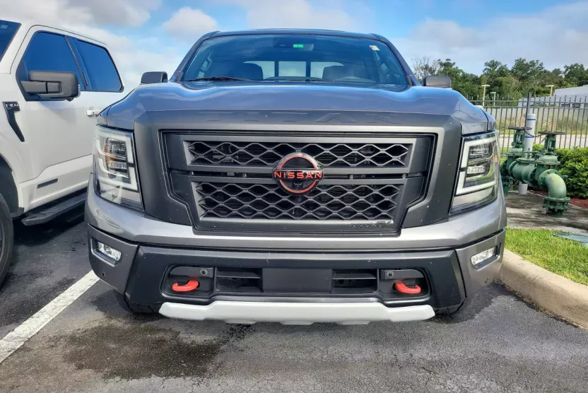 2023 Nissan Titan PRO-4X photo 1