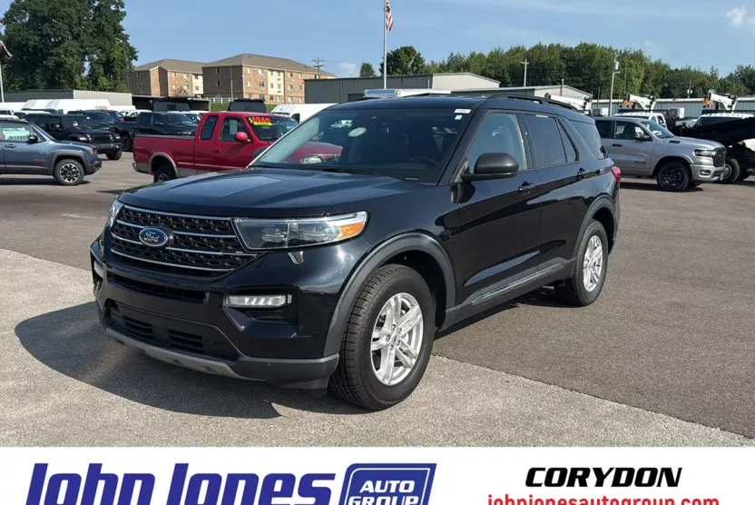2023 Ford Explorer XLT photo 1