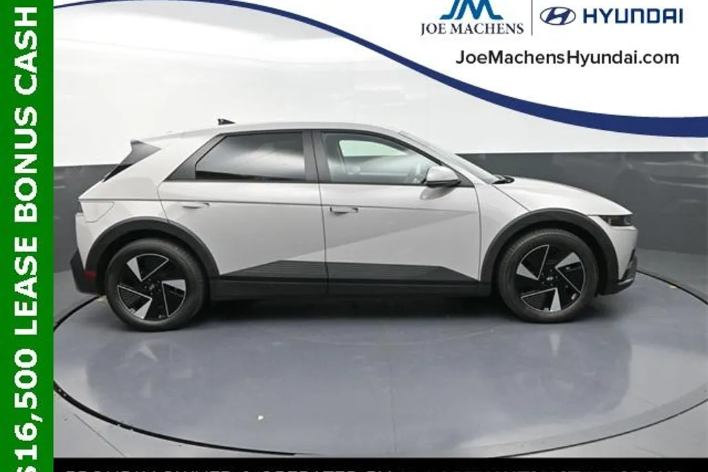 2025 Hyundai Ioniq 5 SE photo 1