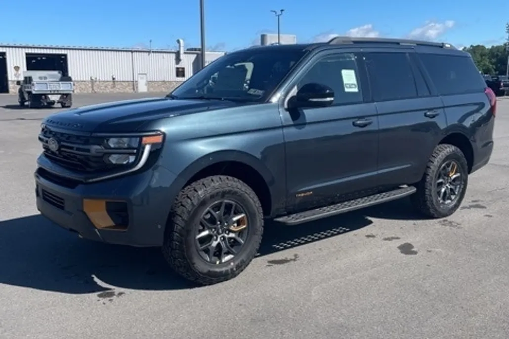 2025 Ford Expedition photo 1