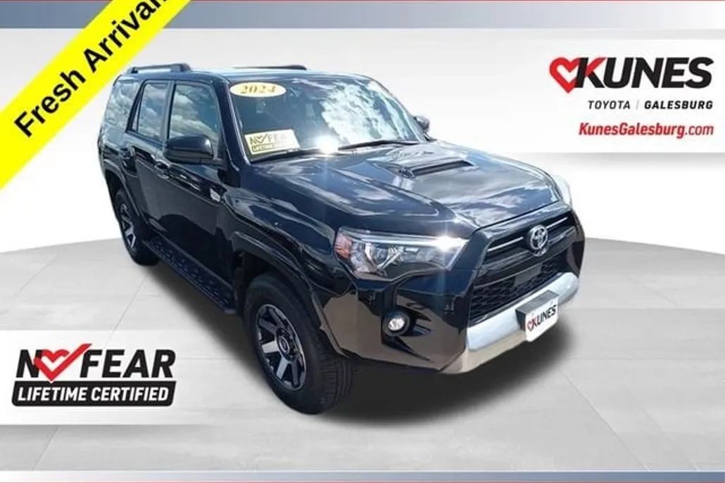2024 Toyota 4Runner TRD Off-Road photo 1