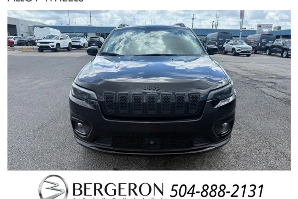 2023 Jeep Cherokee Altitude Lux photo 1