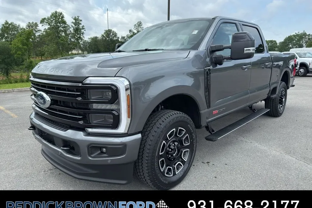 2025 Ford F-250 Platinum photo 1