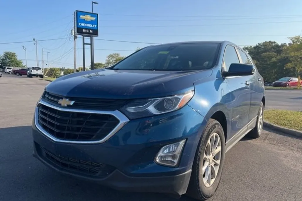 2021 Chevrolet Equinox LT photo 1