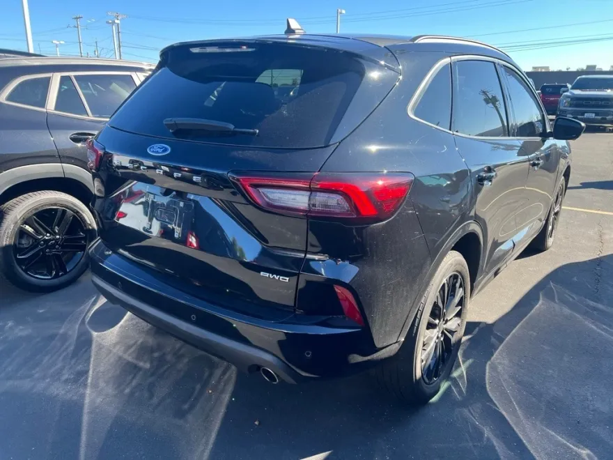 2023 Ford Escape ST-Line Elite photo 1