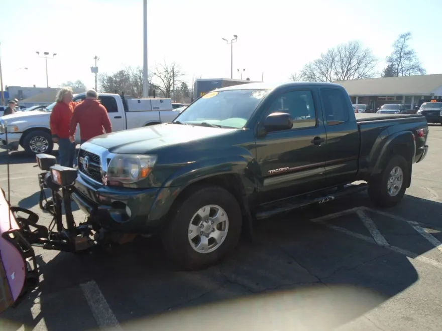 2011 Toyota Tacoma Access Cab photo 1