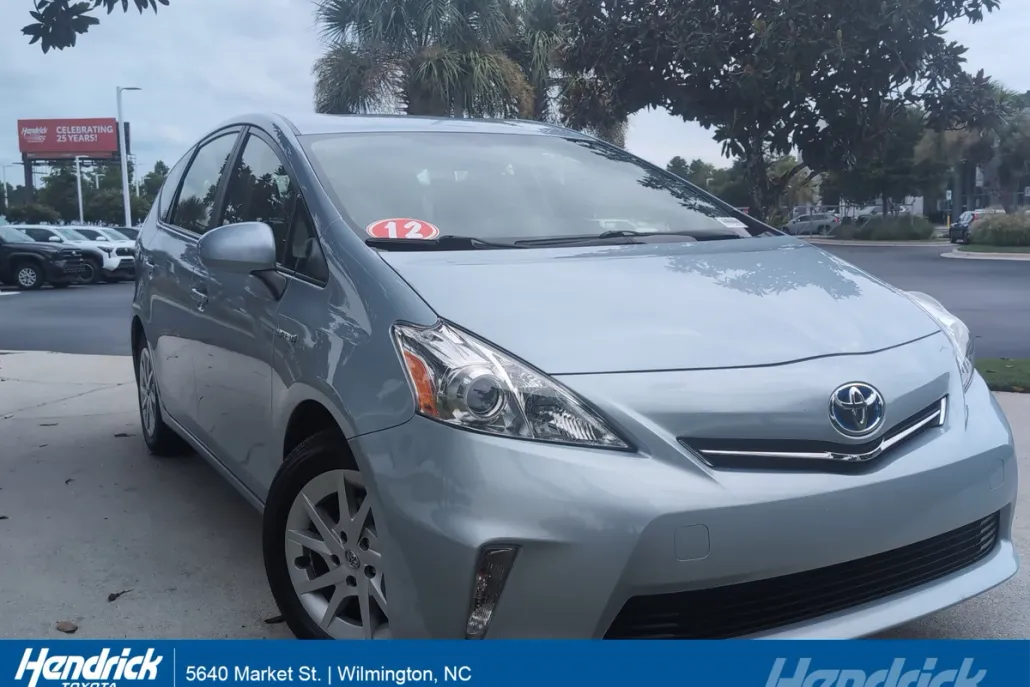 2012 Toyota Prius V Two photo 1