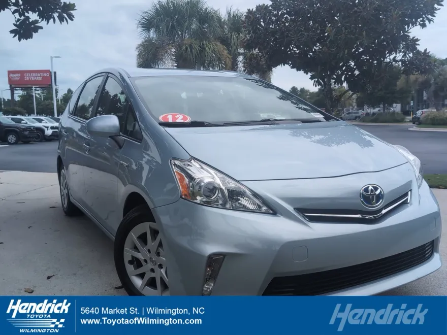 2012 Toyota Prius V Two photo 1