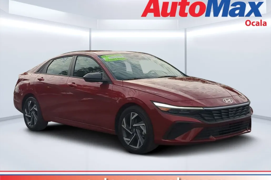 2025 Hyundai Elantra SEL Sport photo 1