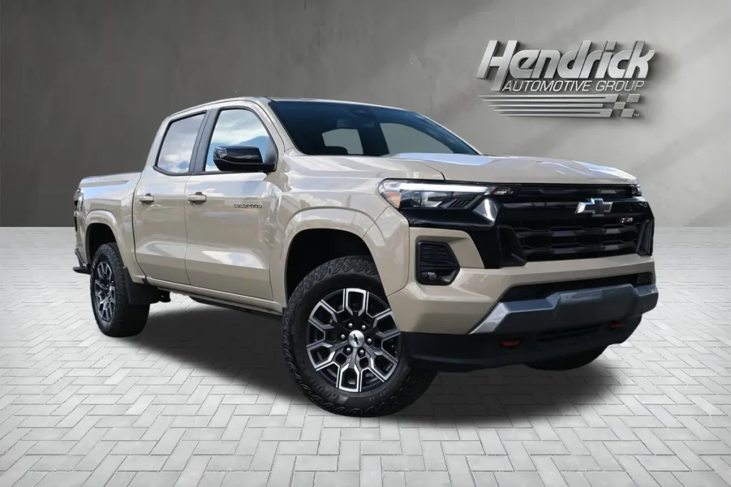 2023 Chevrolet Colorado Z71 photo 1