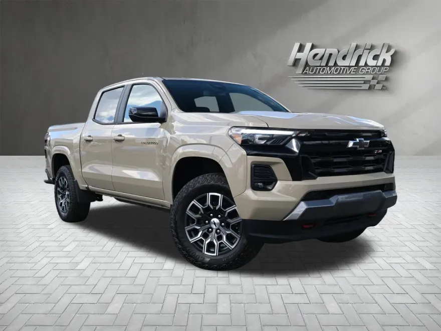 2023 Chevrolet Colorado Z71 photo 1