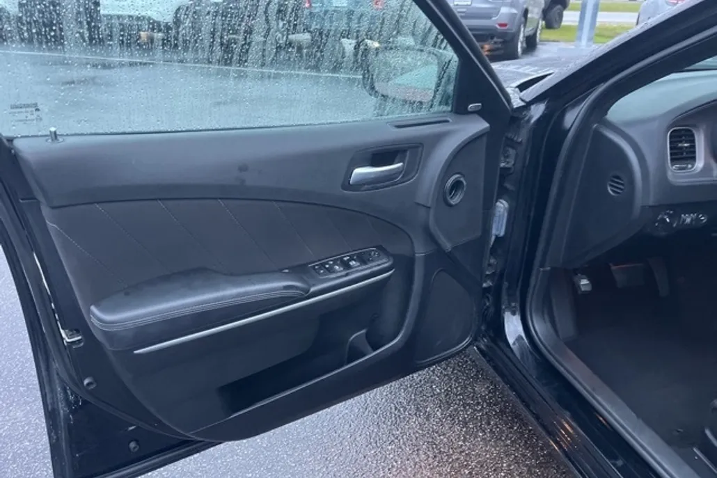 2023 Dodge Charger SXT photo 1