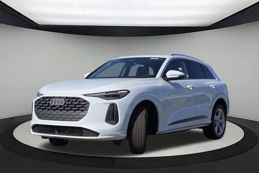 2025 Audi Q5 Premium Plus photo 1