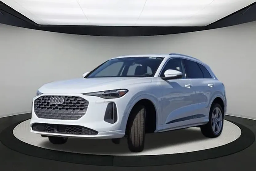 2025 Audi Q5 Premium Plus photo 1