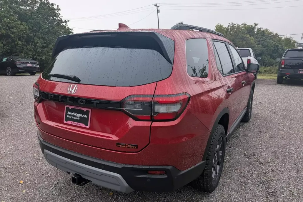 2025 Honda Pilot TrailSport photo 1