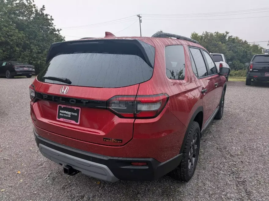 2025 Honda Pilot TrailSport photo 1