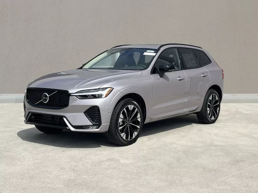 2026 Volvo XC60 Plus photo 1