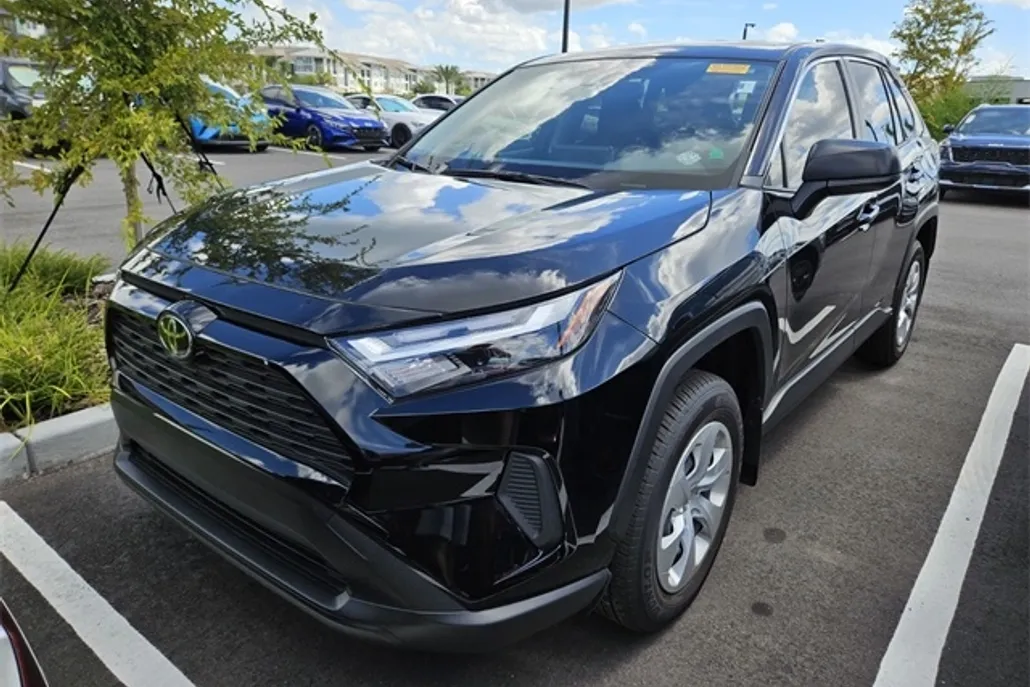 2024 Toyota RAV4 LE photo 1