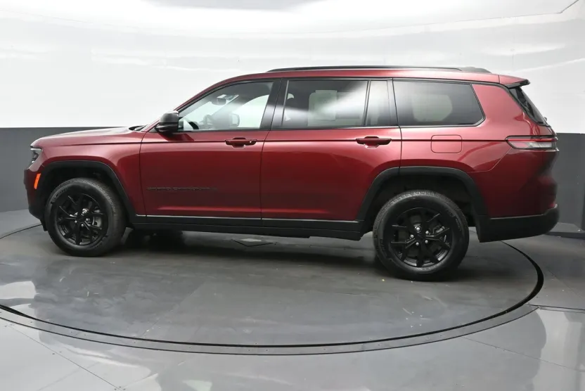 2024 Jeep Grand Cherokee Altitude photo 1