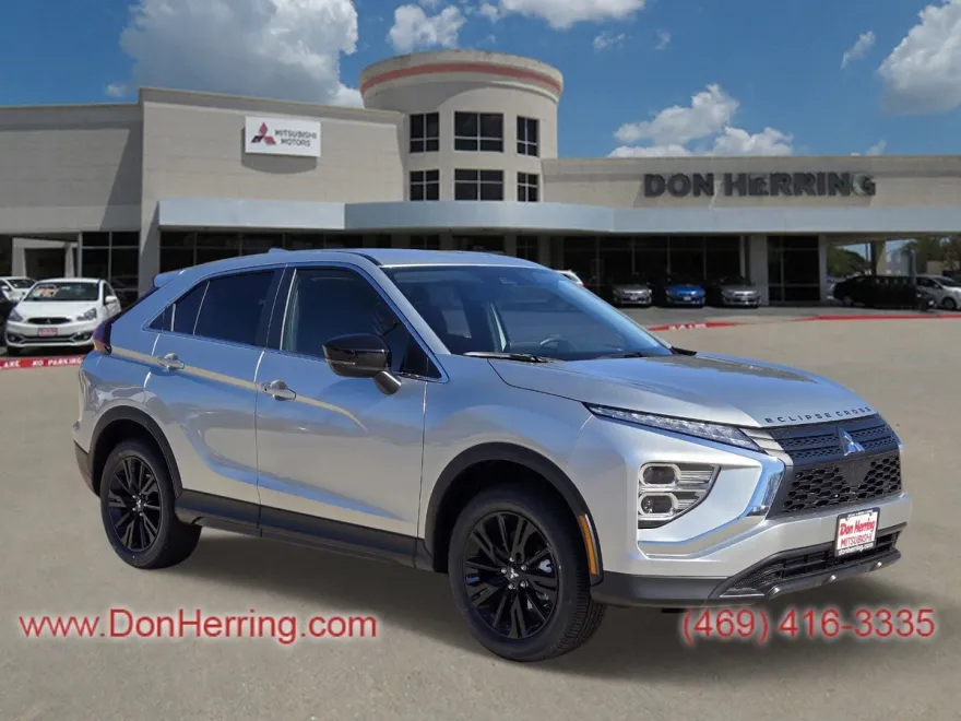 2025 Mitsubishi Eclipse Cross LE photo 1