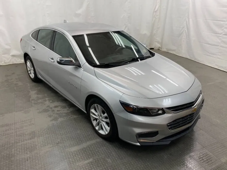 2018 Chevrolet Malibu photo 1