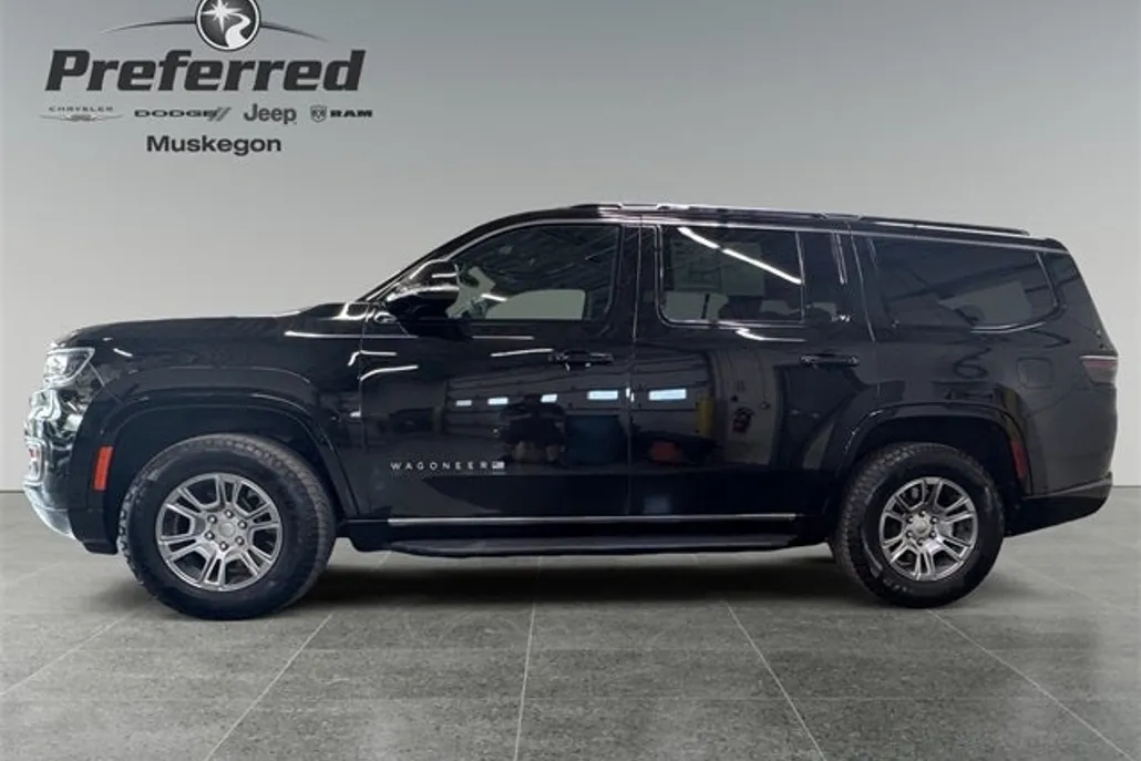 2023 Jeep Wagoneer Base photo 1