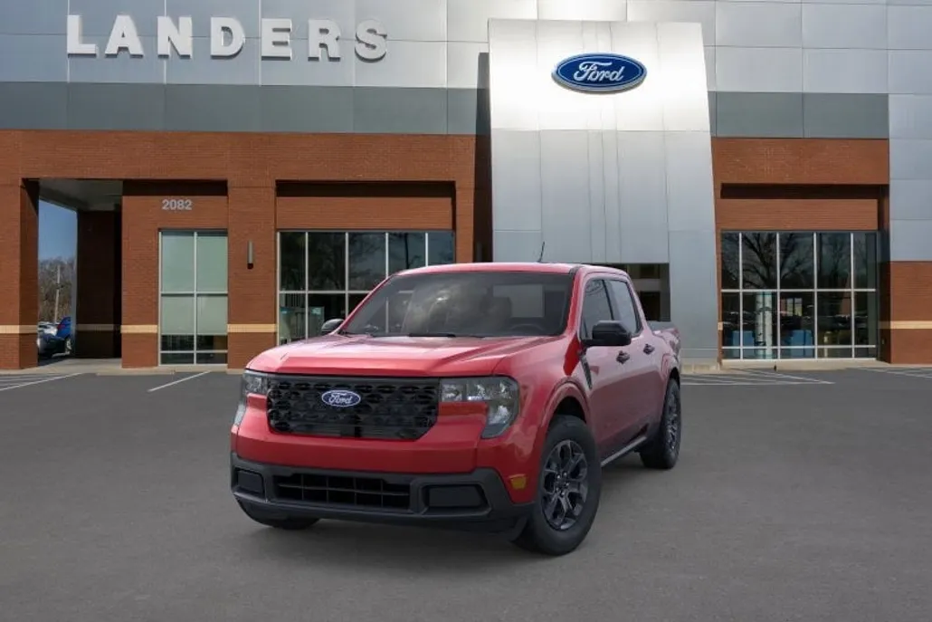 2025 Ford Maverick XLT photo 1