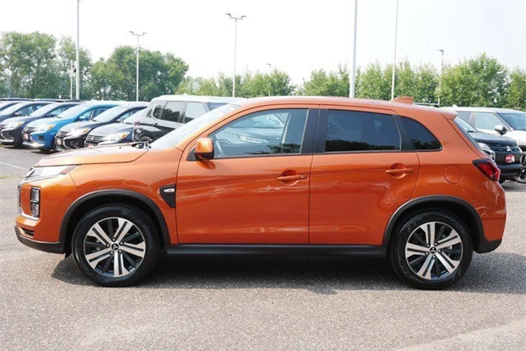 2024 Mitsubishi Outlander Sport ES photo 1