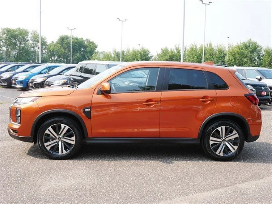2024 Mitsubishi Outlander Sport ES photo 1