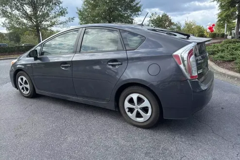 2013 Toyota Prius Four photo 3
