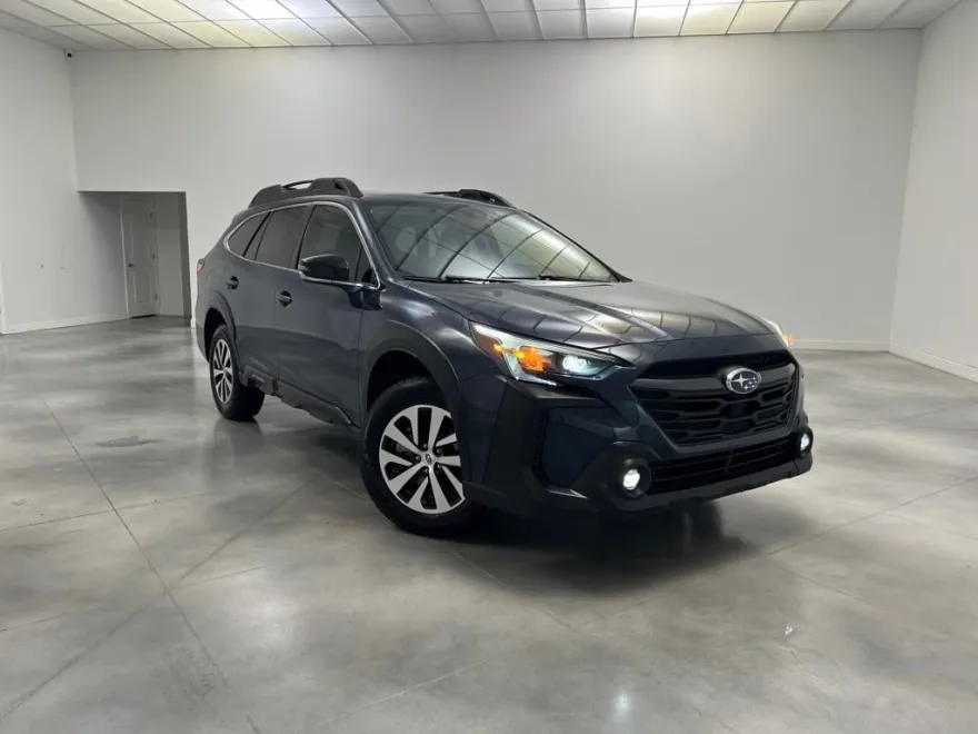 2023 Subaru Outback Premium photo 1