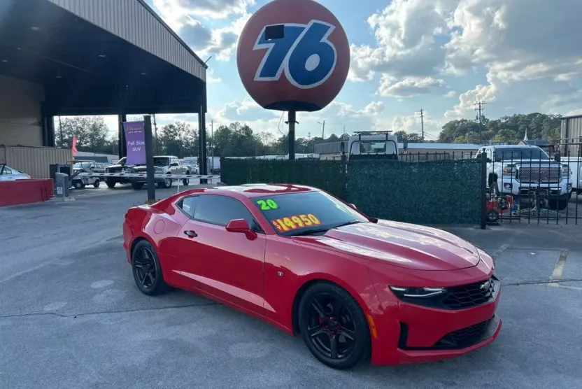 2020 Chevrolet Camaro Coupe 1LT photo 1