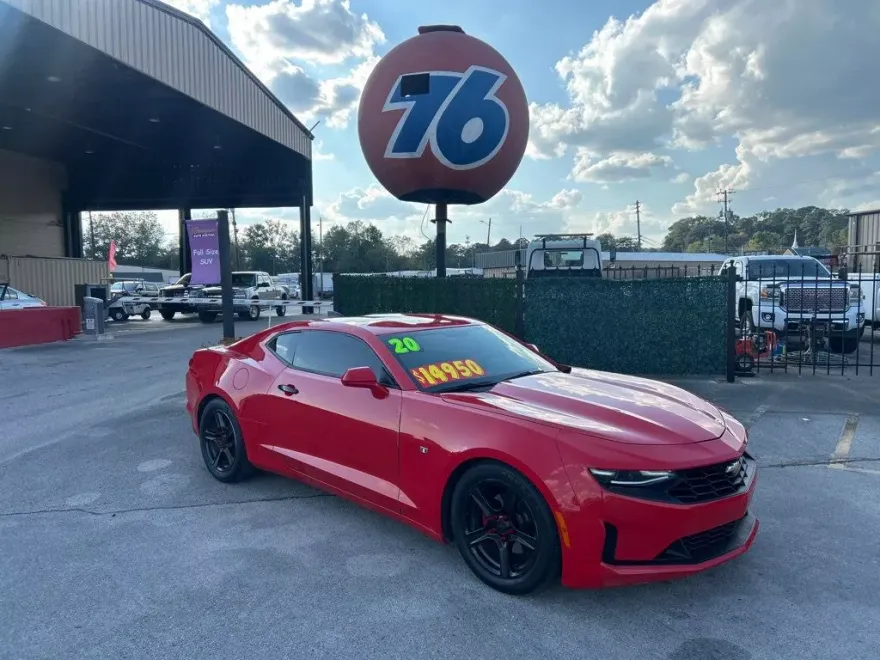 2020 Chevrolet Camaro Coupe 1LT photo 1