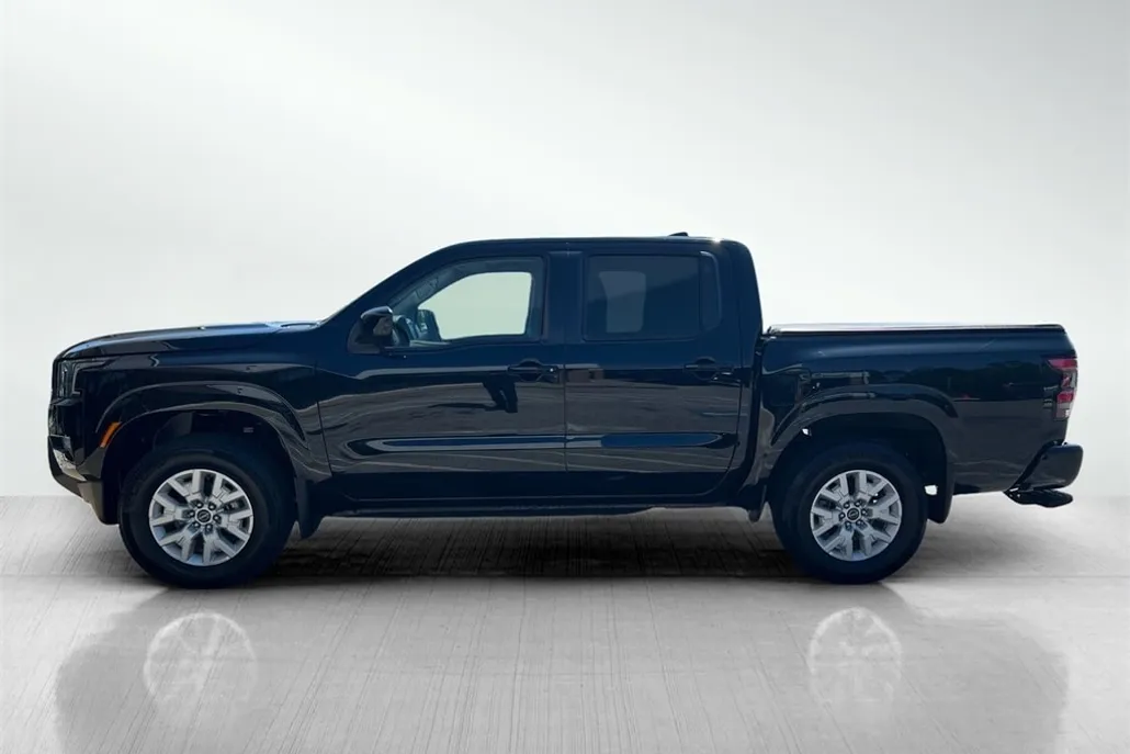 2023 Nissan Frontier SV photo 1