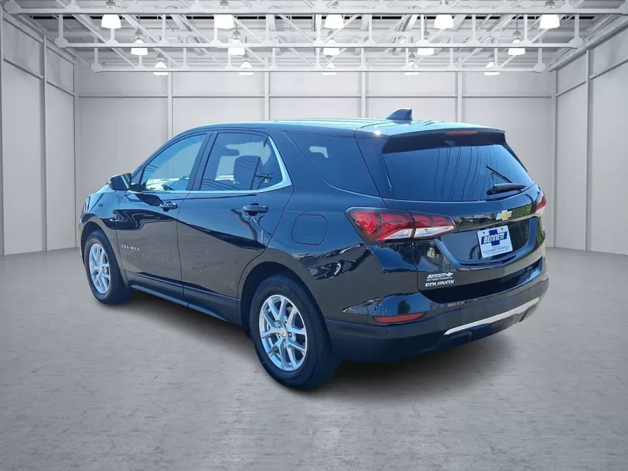 2023 Chevrolet Equinox LT photo 1