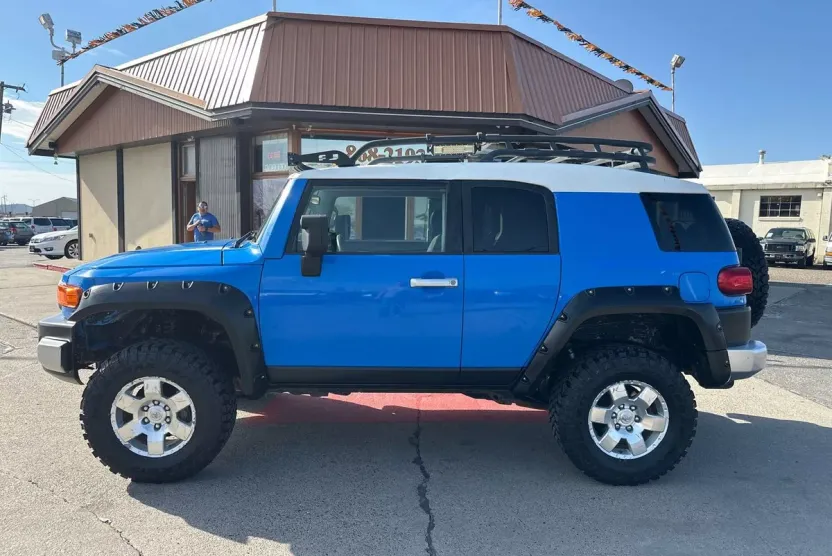 2007 Toyota FJ Cruiser Base photo 1