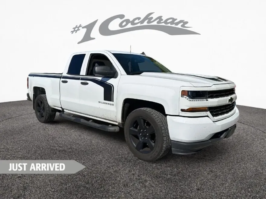 2018 Chevrolet Silverado 1500 Custom photo 1