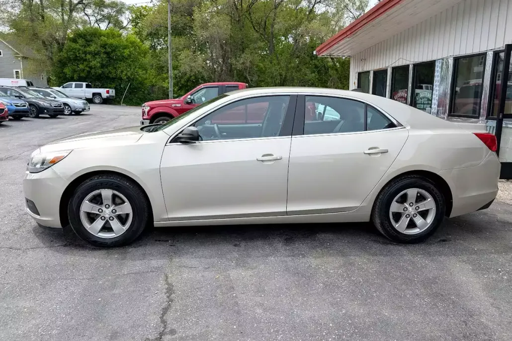 2014 Chevrolet Malibu LS photo 1