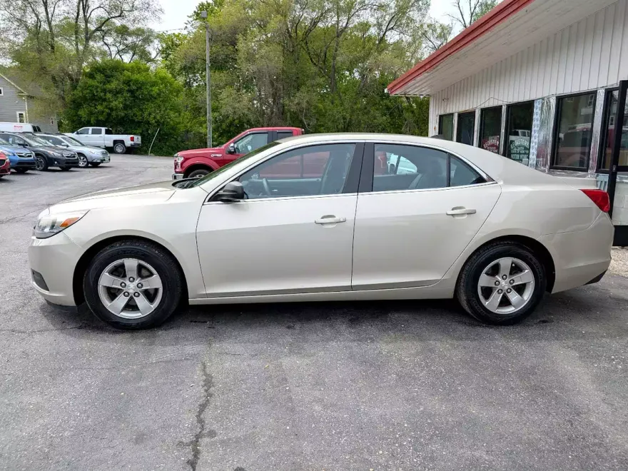2014 Chevrolet Malibu LS photo 1