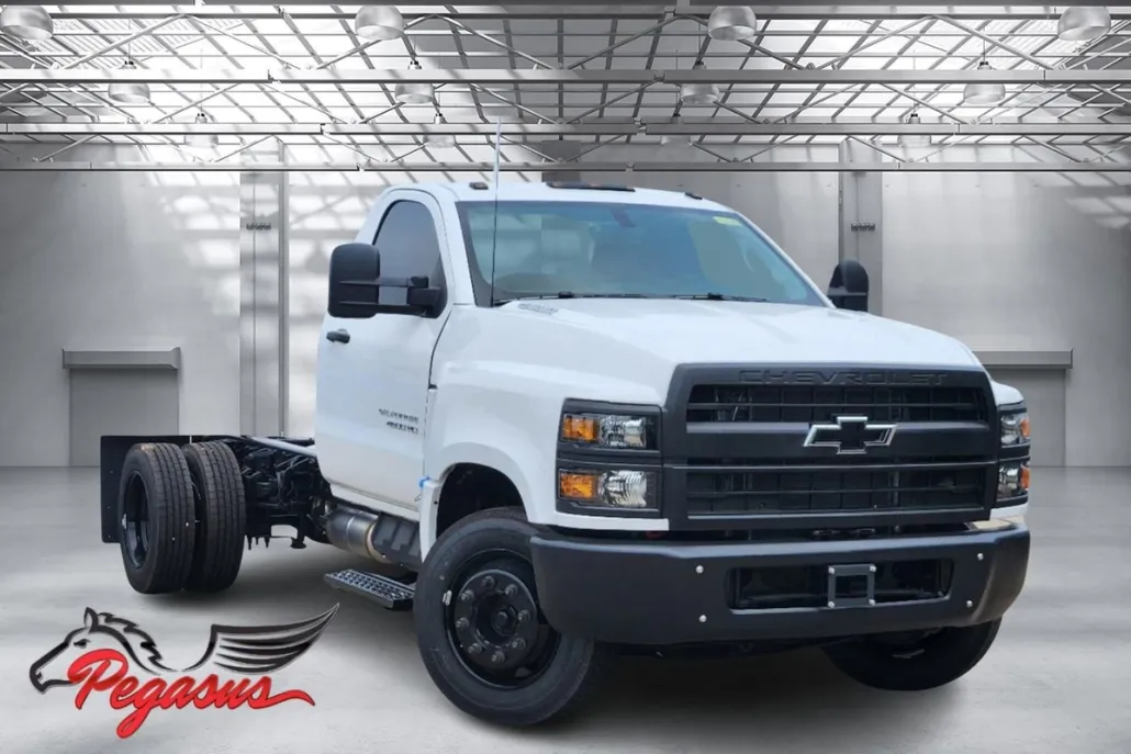 2024 Chevrolet Silverado 4500HD Work Truck photo 1