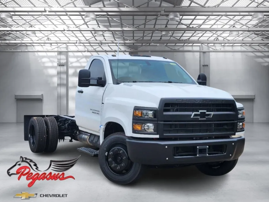 2024 Chevrolet Silverado 4500HD Work Truck photo 1