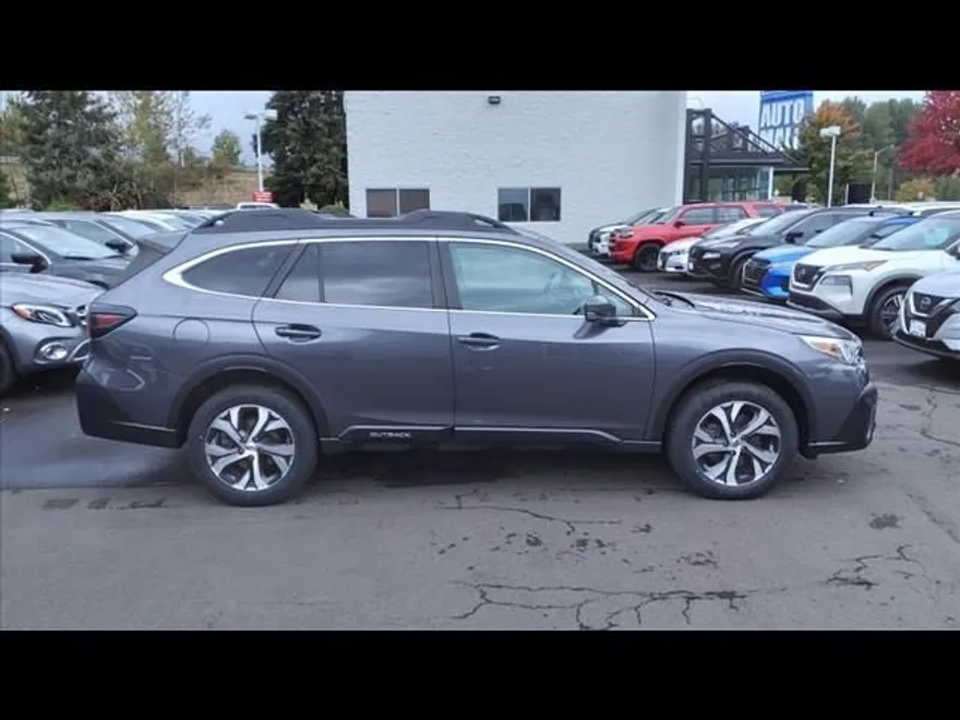 2022 Subaru Outback Limited XT photo 1