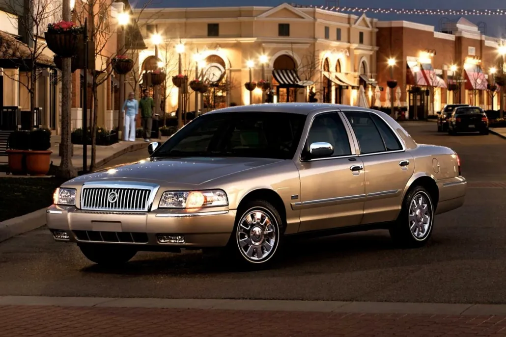 2008 Mercury Grand Marquis GS photo 1