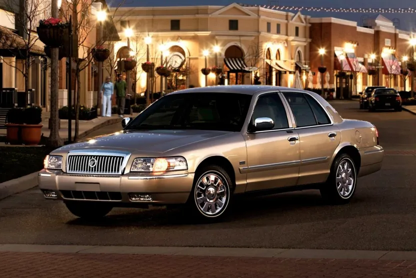 2008 Mercury Grand Marquis GS photo 1