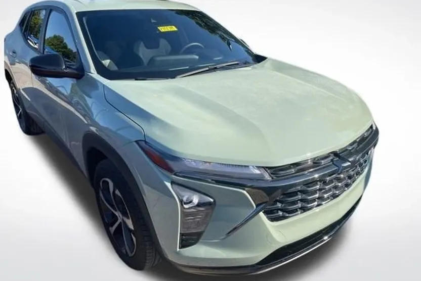 2024 Chevrolet Trax photo 1