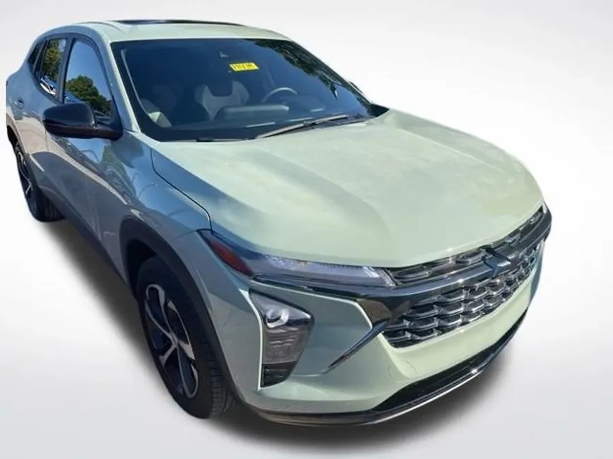 2024 Chevrolet Trax photo 1
